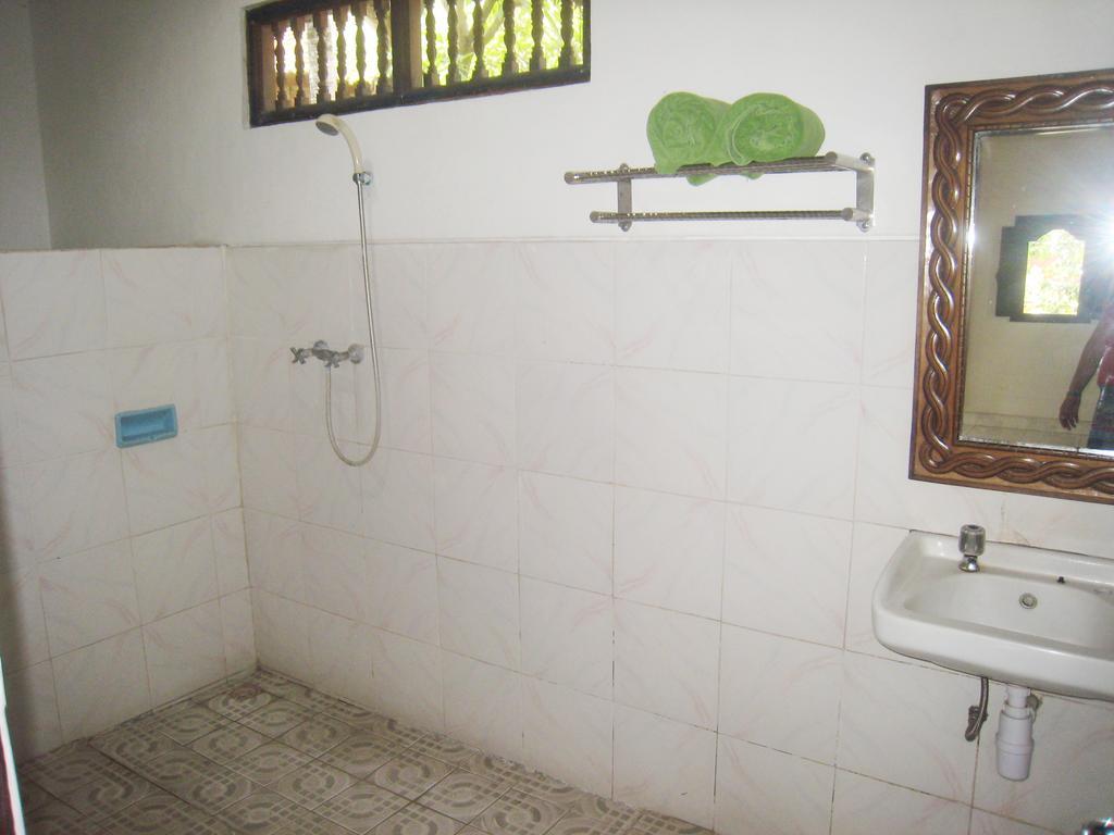 Galang Kangin Bungalows 2 Amed  Exterior photo