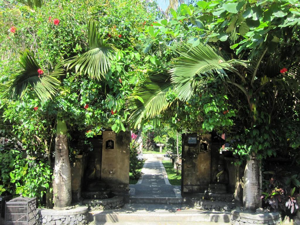 Galang Kangin Bungalows 2 Amed  Exterior photo
